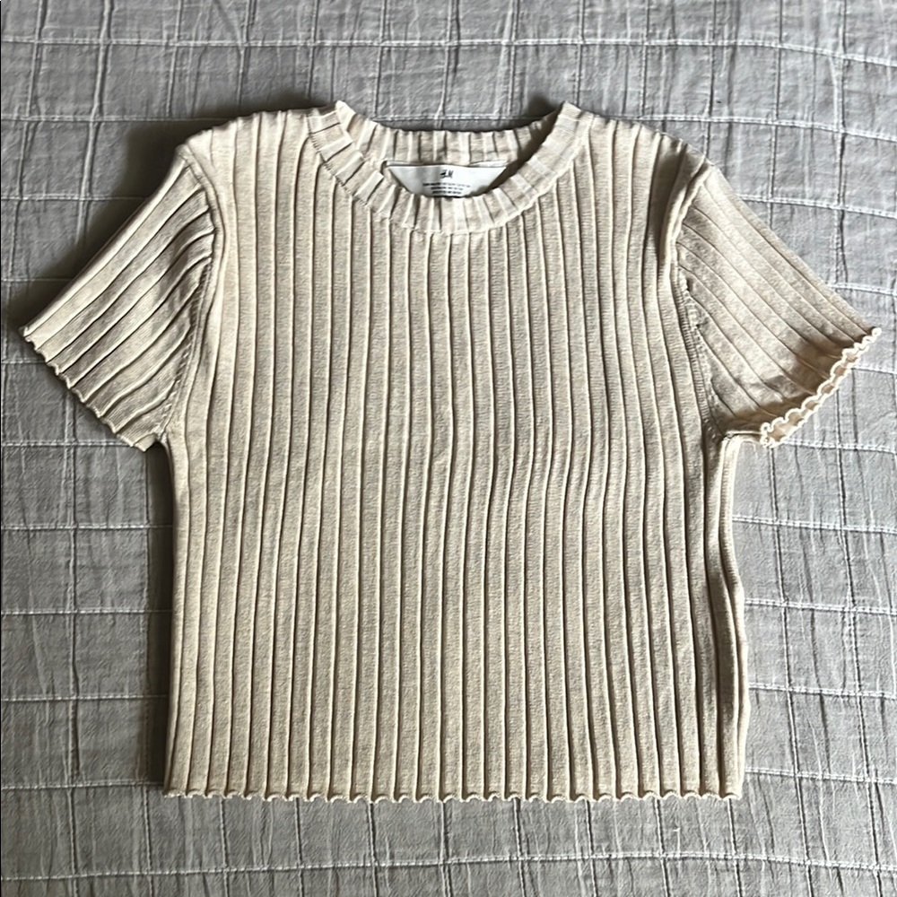 H&M Off White/Tan Heather Ribbed Short Sleeve Top; like new; Girls size 12/14